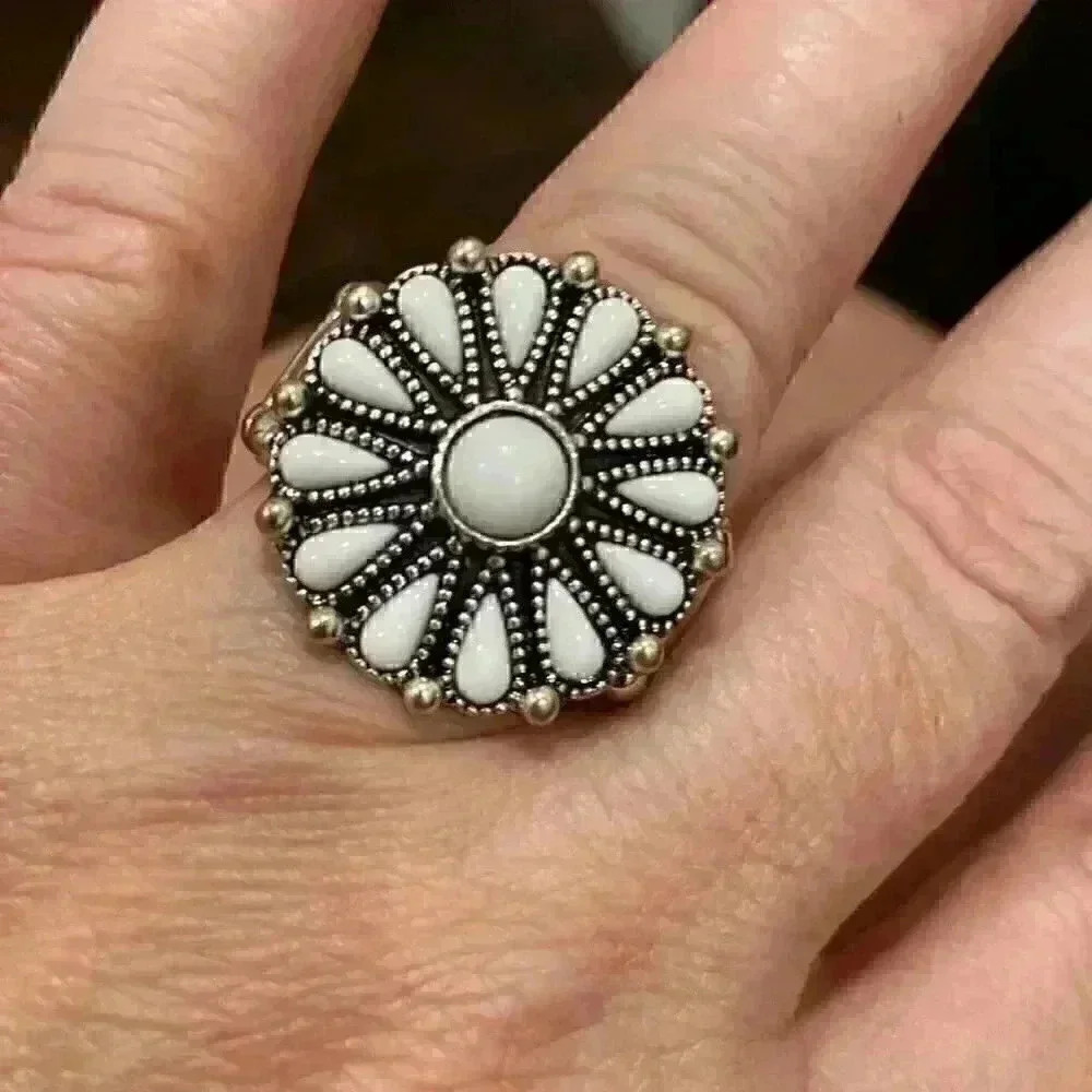 Silver stretch ring